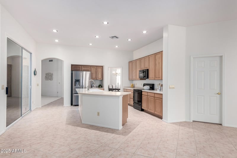 7834 Maui Ln, Peoria, AZ 85381