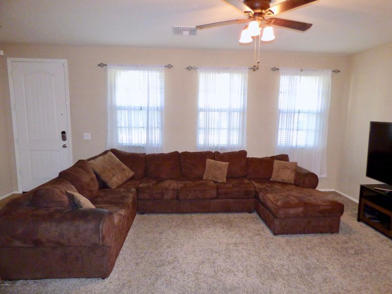 7837 W Monte Vista Rd, Phoenix, AZ 85035