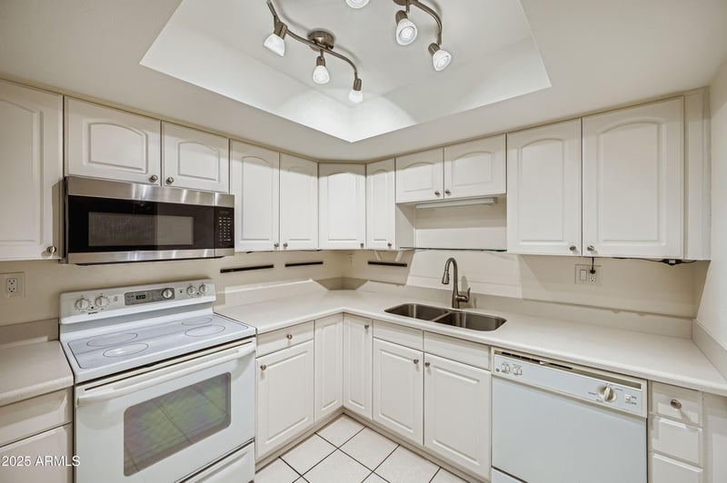 7840 Camelback Rd #108, Scottsdale, AZ 85251