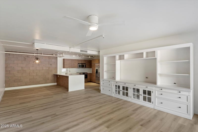 7840 Camelback Rd #111, Scottsdale, AZ 85251