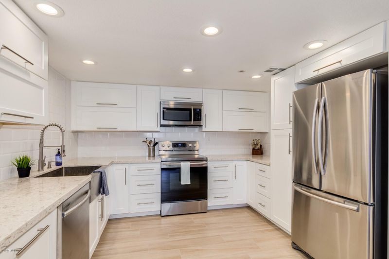 7840 E Camelback Rd #101, Scottsdale, AZ 85251