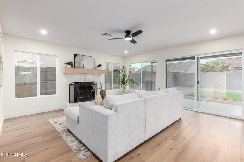 7846 Ocotillo Rd, Glendale, AZ 85303