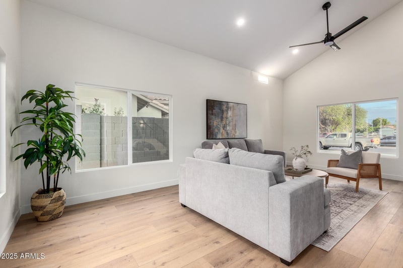7846 Ocotillo Rd, Glendale, AZ 85303