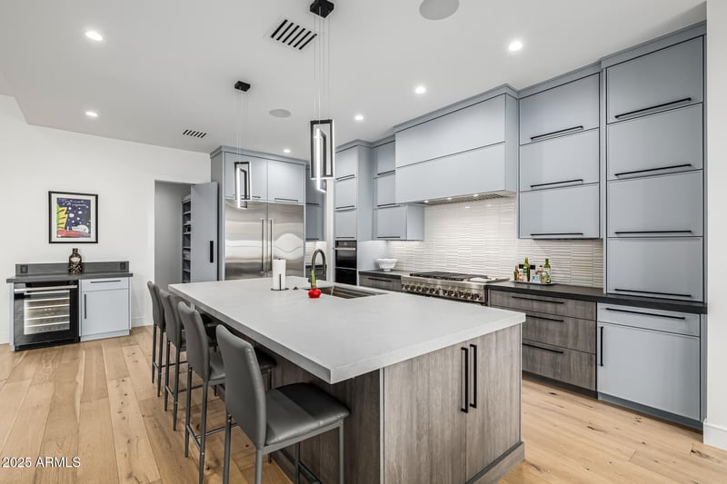 7851 Central Ave, Phoenix, AZ 85020