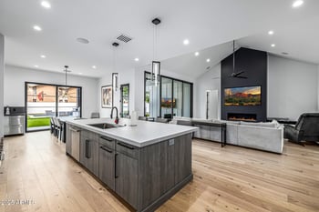 7851 Central Ave, Phoenix, AZ 85020