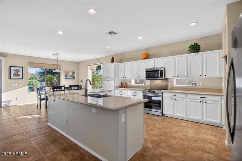 7855 E Kenwood St, Mesa, AZ 85207
