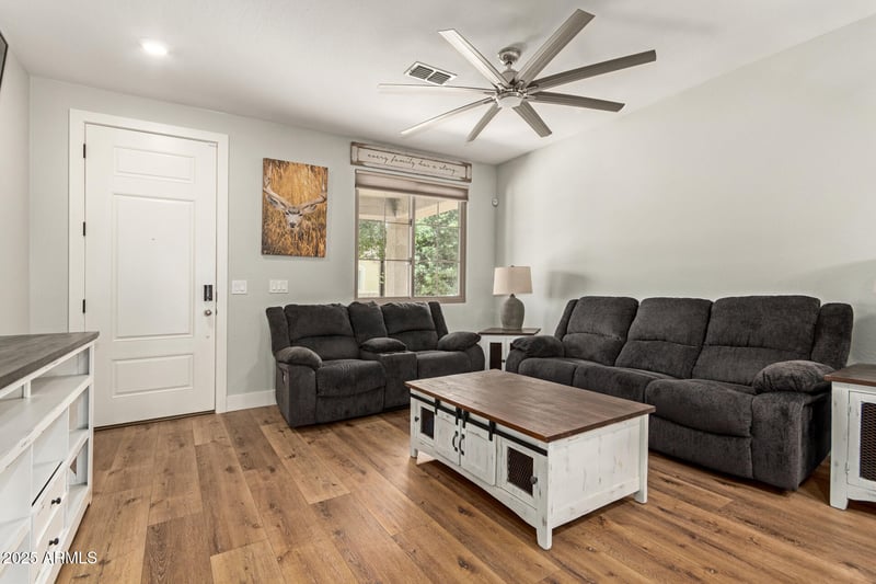 7858 Fetlock Trl, Peoria, AZ 85383