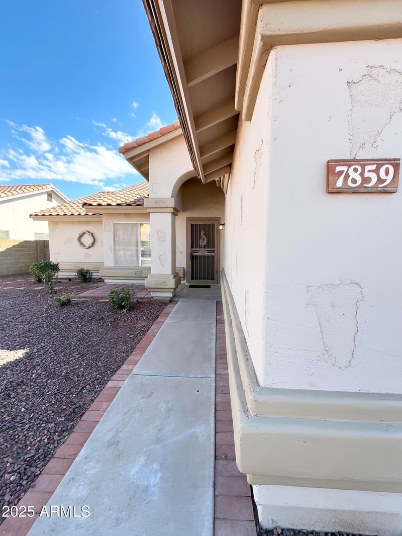 7859 Mclellan Rd, Glendale, AZ 85303