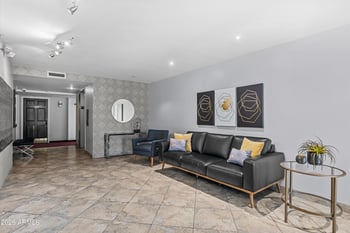 7860 Camelback Rd #211, Scottsdale, AZ 85251