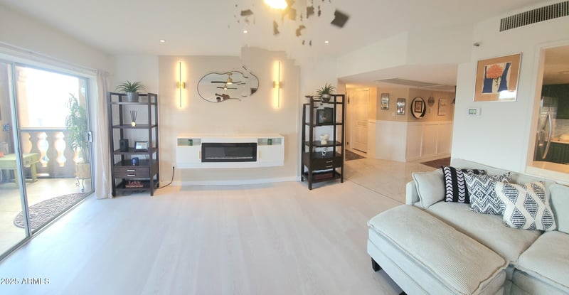7860 Camelback Rd #404, Scottsdale, AZ 85251