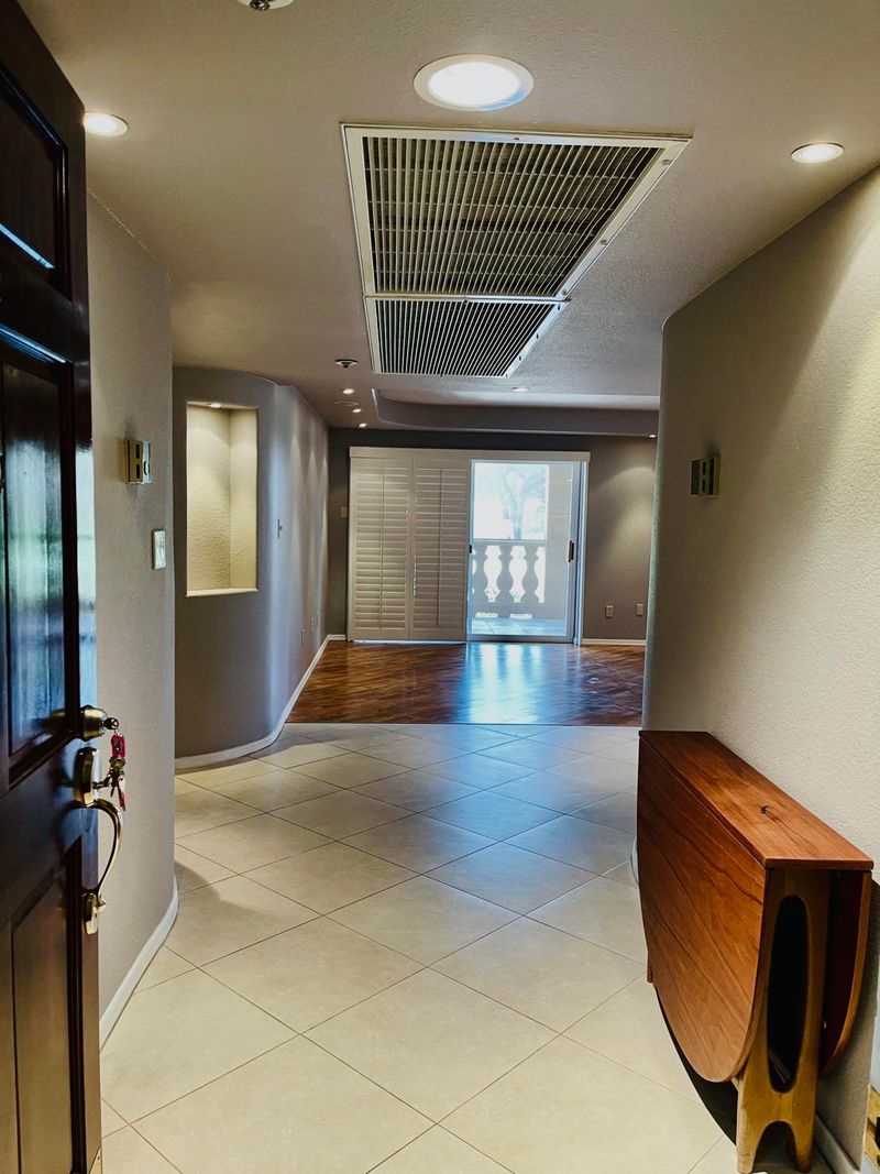 7860 E Camelback Rd #202, Scottsdale, AZ 85251