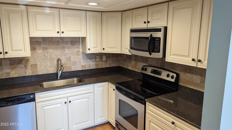 7860 E Camelback Rd #401, Scottsdale, AZ 85251