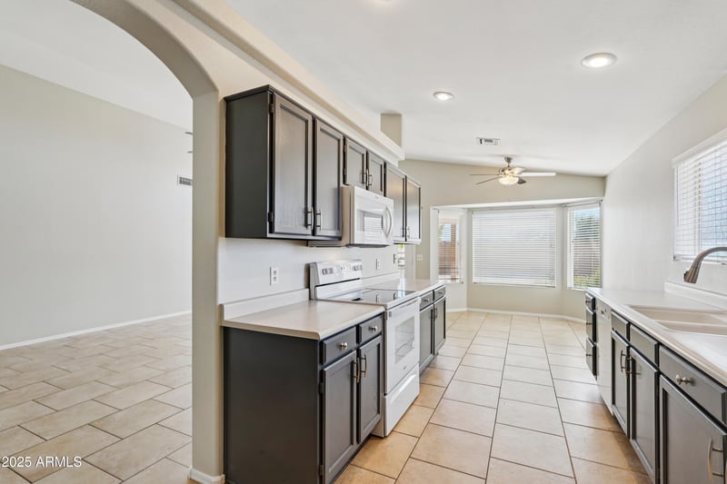 7861 Cinnabar Ave, Peoria, AZ 85345