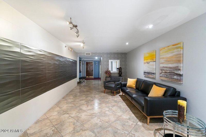 7870 E Camelback Rd #203, Scottsdale, AZ 85251