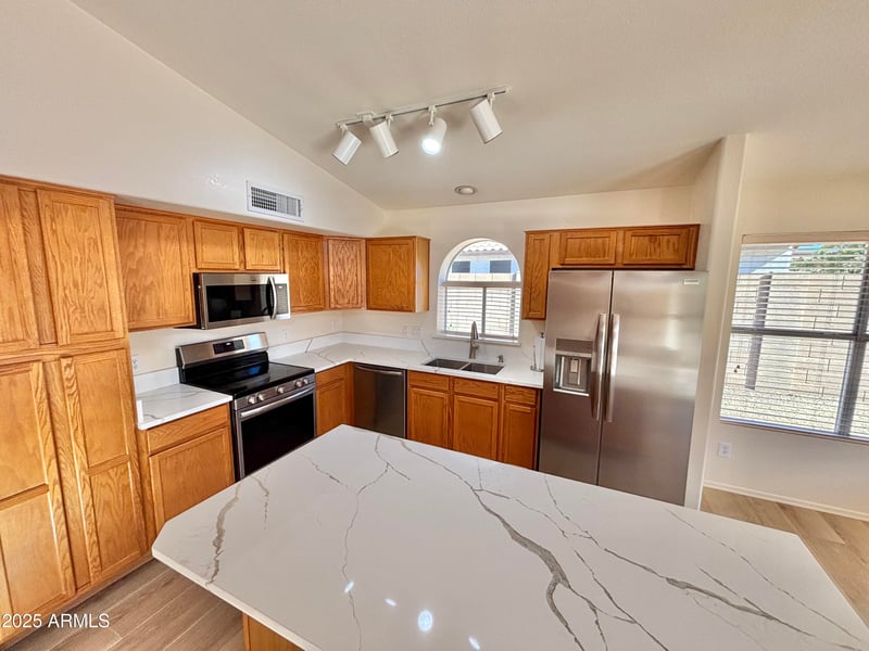 7873 Adobe Dr, Glendale, AZ 85308