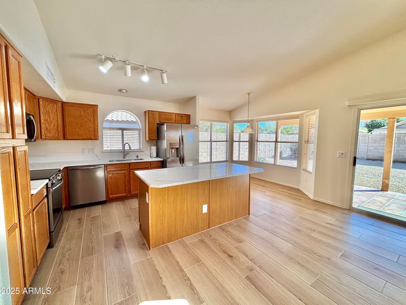 7873 Adobe Dr, Glendale, AZ 85308