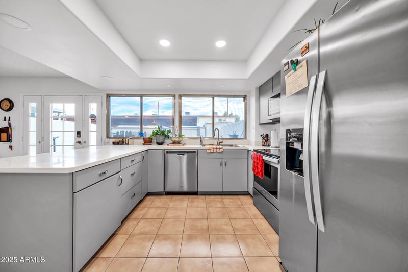 7877 49th Ave, Glendale, AZ 85301