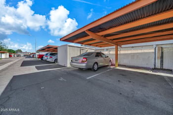 7877 49th Ave, Glendale, AZ 85301