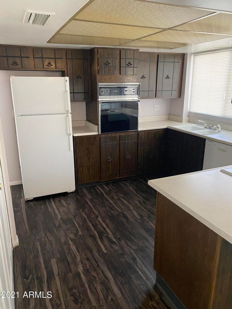 7881 N 49th Ave, Glendale, AZ 85301