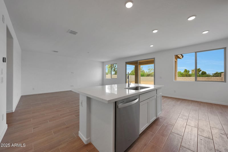 790 Riparian Dr, San Tan Valley, AZ 85140