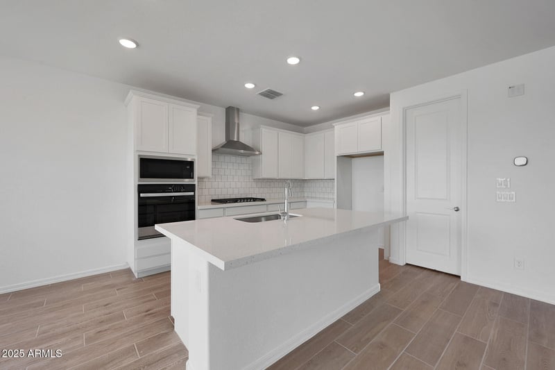 790 Riparian Dr, San Tan Valley, AZ 85140