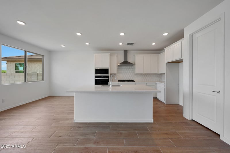 790 Riparian Dr, San Tan Valley, AZ 85140