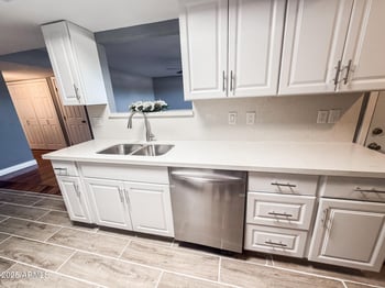 7903 61st Ave, Glendale, AZ 85301