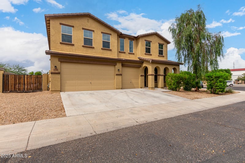 7904 41st Ln, Laveen, AZ 85339