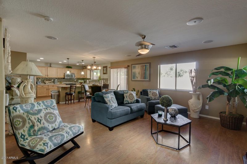 7908 W Florence Ave, Phoenix, AZ 85043