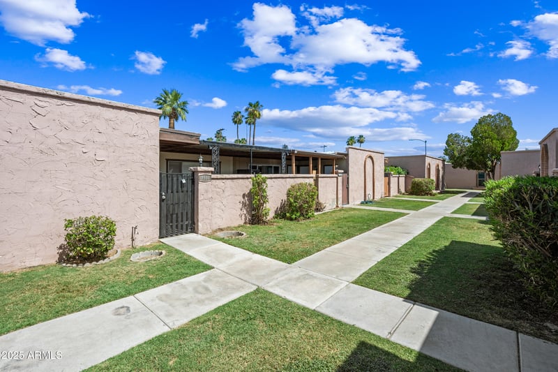 7910 59th Ln, Glendale, AZ 85301