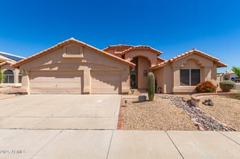 7910 Adobe Dr, Glendale, AZ 85308