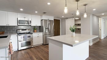 7910 E Camelback Rd #110, Scottsdale, AZ 85251