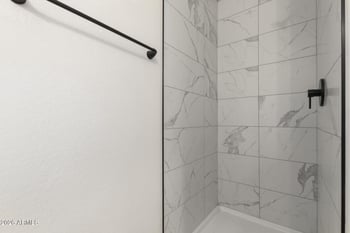 7910 Hess Ave, Phoenix, AZ 85043