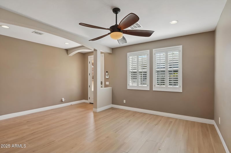 7910 Spur Dr, Peoria, AZ 85383