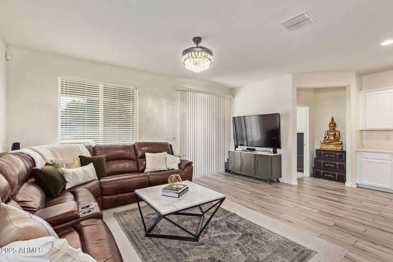 7911 25th St, Phoenix, AZ 85042