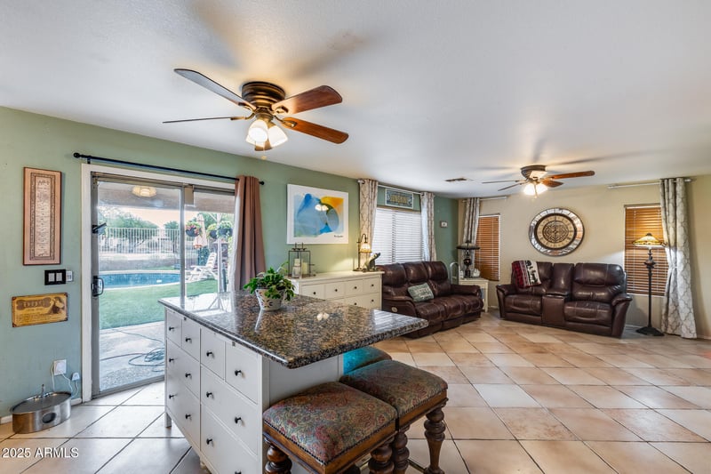 7911 47th Ln, Laveen, AZ 85339