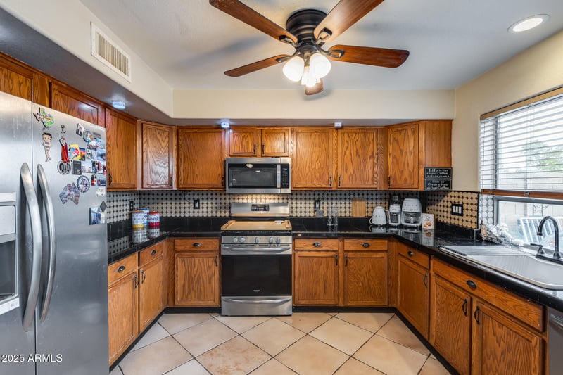 7911 47th Ln, Laveen, AZ 85339