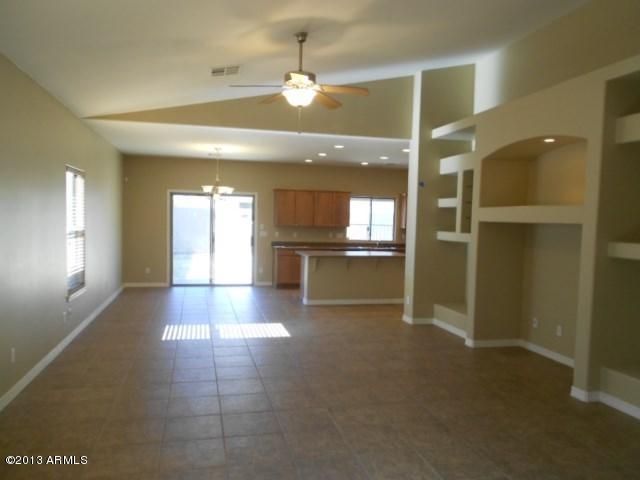 7911 W Pomo St, Phoenix, AZ 85043