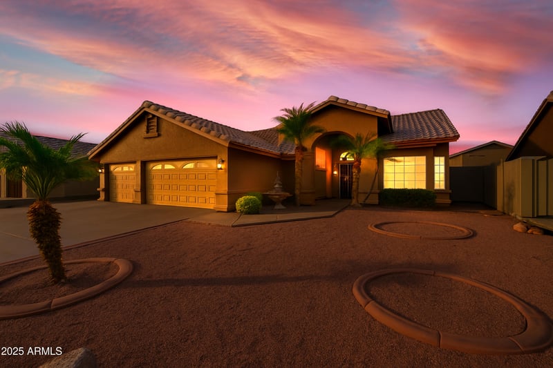 7916 Rose Ln, Glendale, AZ 85303