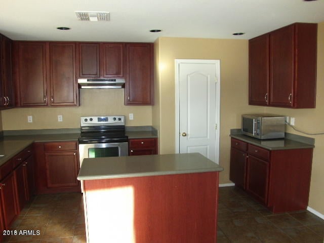 7916 S 64th Ln, Laveen, AZ 85339