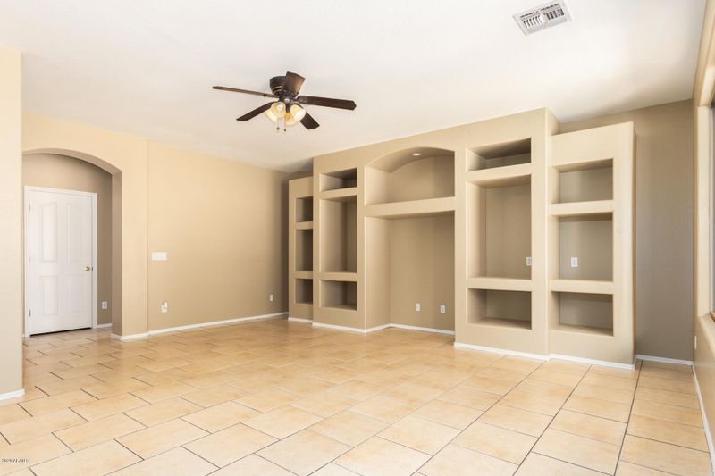 7916 W Lumbee St, Phoenix, AZ 85043