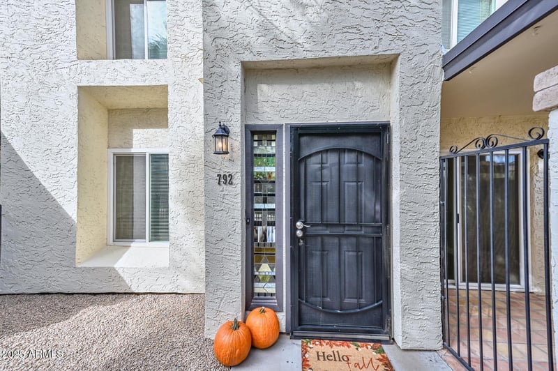 792 Eugie Ave, Phoenix, AZ 85022