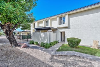 792 Eugie Ave, Phoenix, AZ 85022