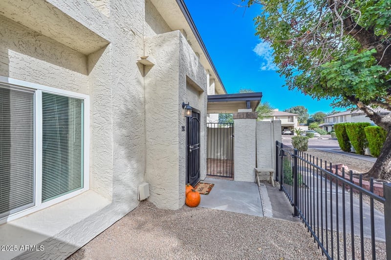 792 Eugie Ave, Phoenix, AZ 85022
