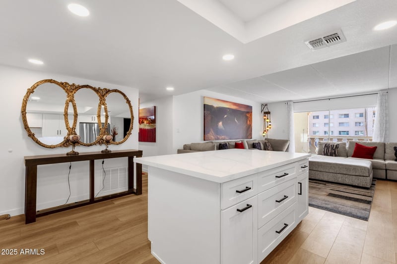 7920 Camelback Rd #212, Scottsdale, AZ 85251