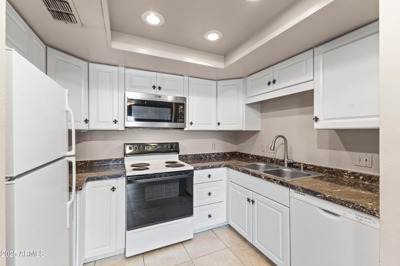 7920 Camelback Rd #303, Scottsdale, AZ 85251