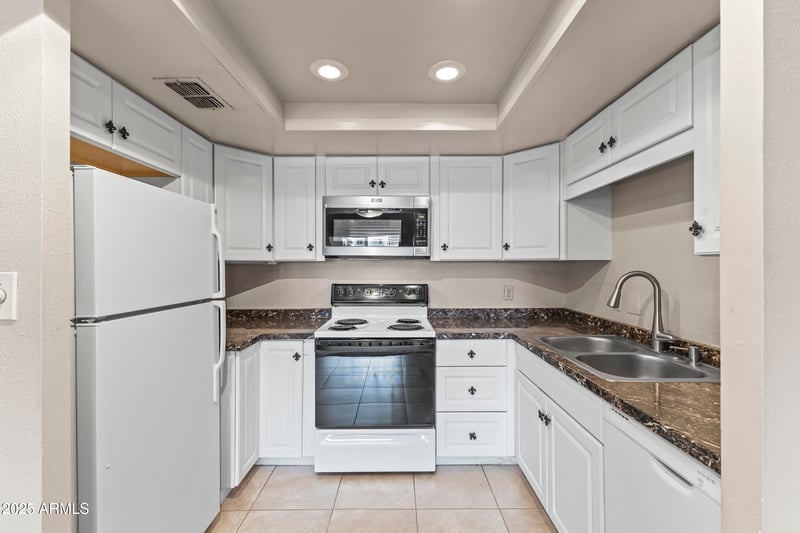 7920 Camelback Rd #303, Scottsdale, AZ 85251