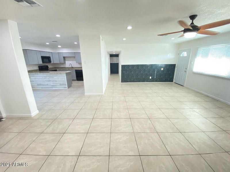 7920 W Mitchell Dr, Phoenix, AZ 85033