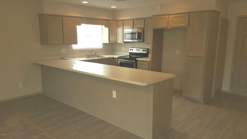 7922 W Pinchot Ave, Phoenix, AZ 85033