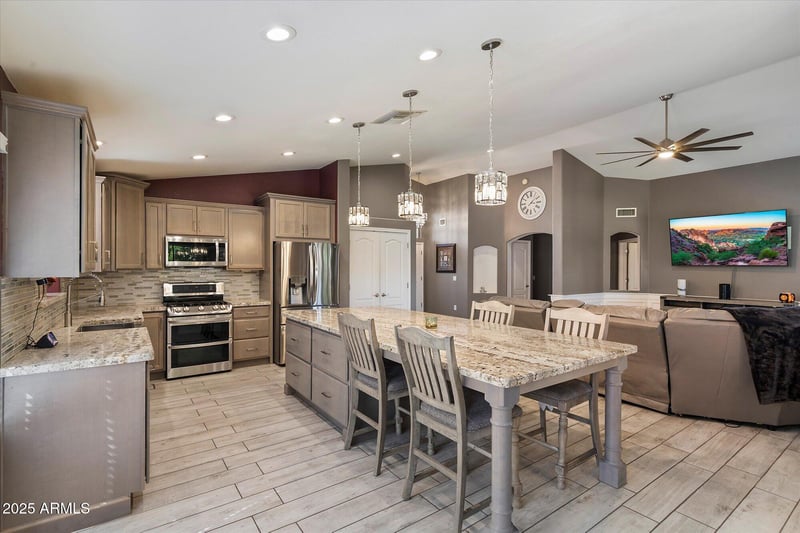 7925 Osage Ave, Mesa, AZ 85212